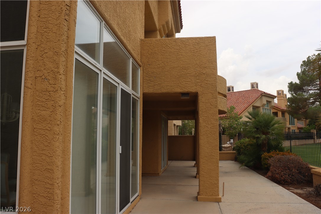 7890 Castle Pines Avenue Property Photo 10