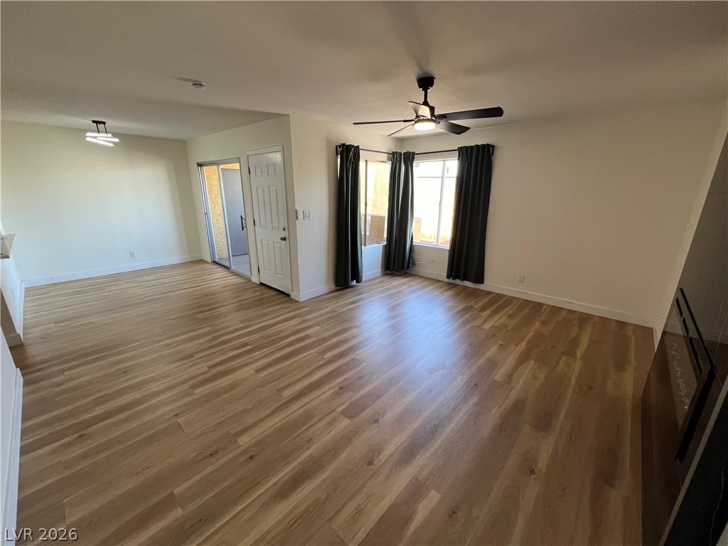 1534 Hialeah Drive D Property Photo 6