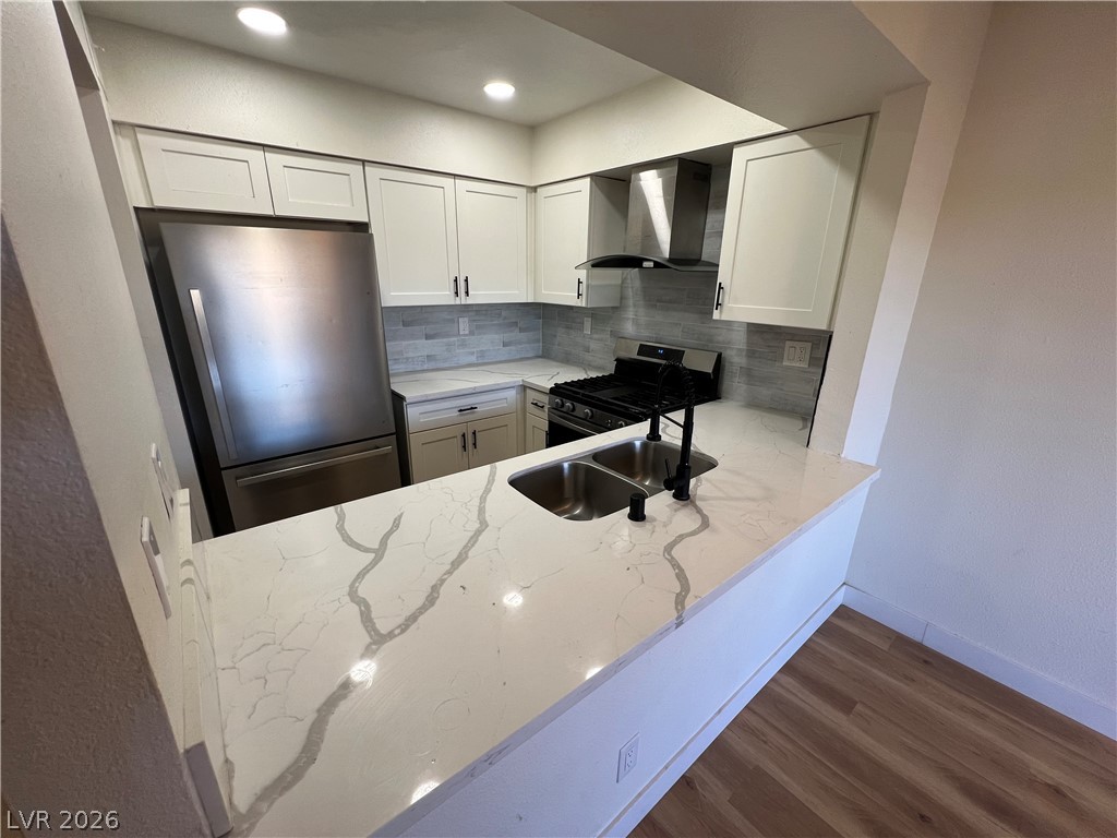 1534 Hialeah Drive D Property Photo 8