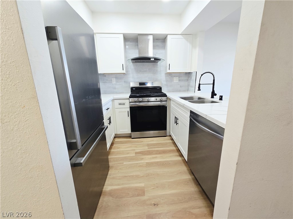 1534 Hialeah Drive D Property Photo 12