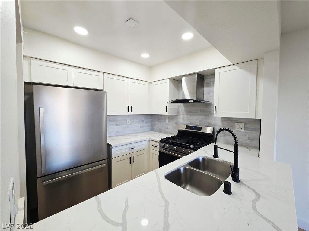 1534 Hialeah Drive D Property Photo 13