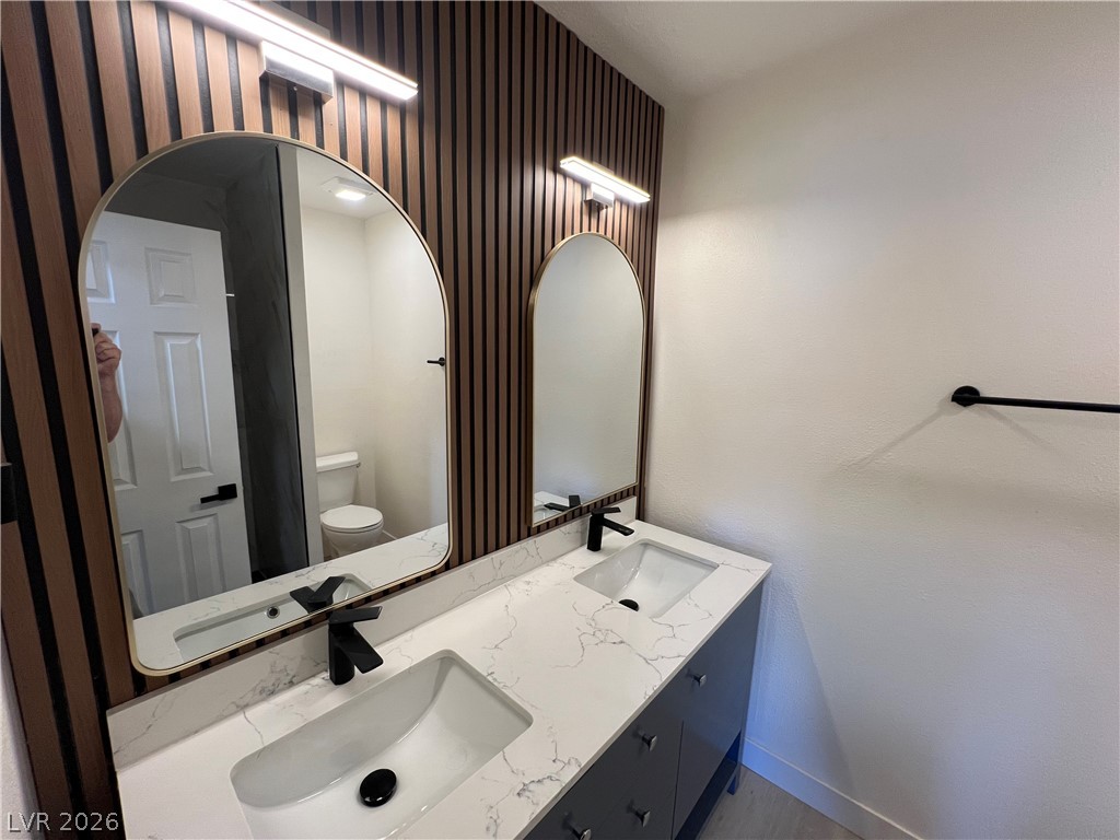 1534 Hialeah Drive D Property Photo 21