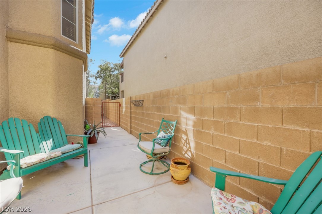 6279 Dollar Bill Court Property Photo 5