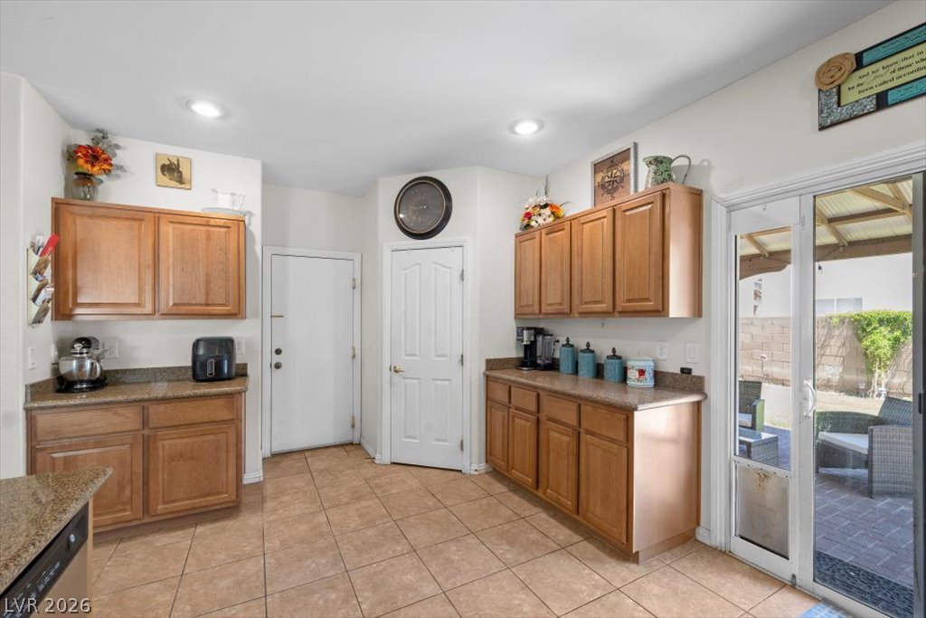 5656 Fast Payout Court Property Photo 14