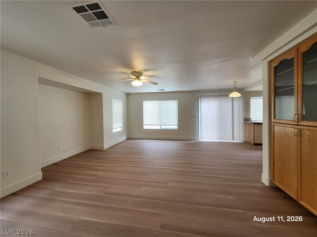 8475 Montana Stream Avenue Property Photo 6