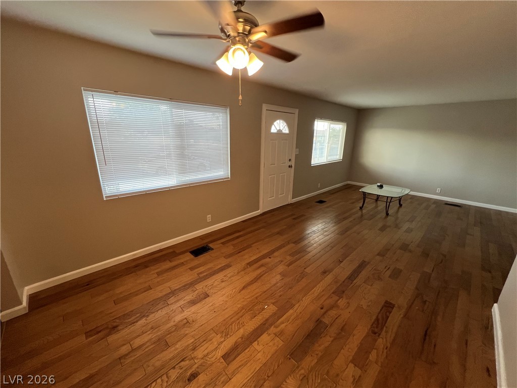 2301 East Brooks Avenue Property Photo 4