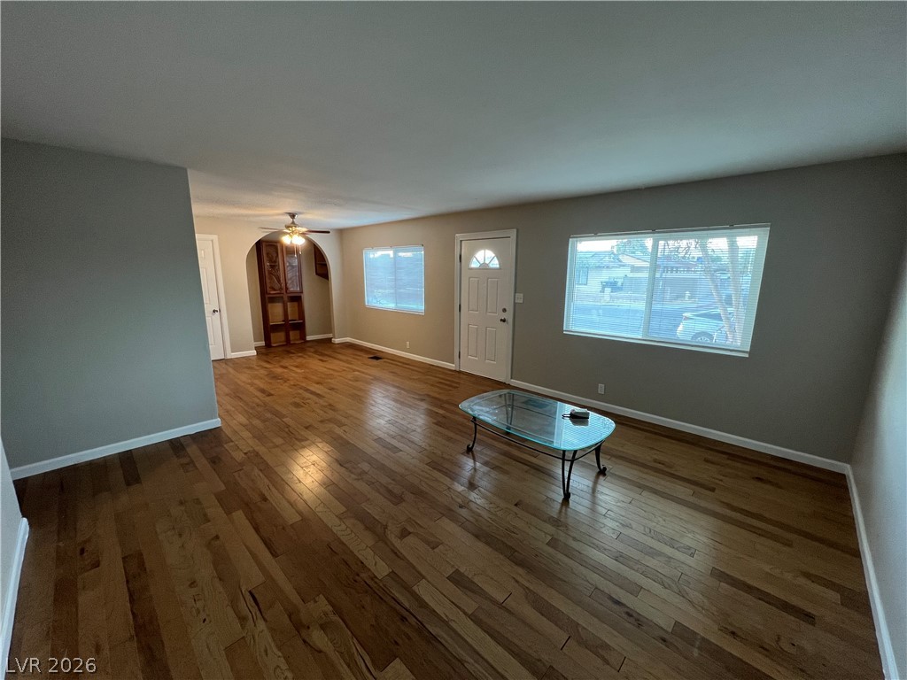 2301 East Brooks Avenue Property Photo 5