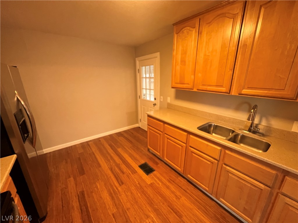 2301 East Brooks Avenue Property Photo 7