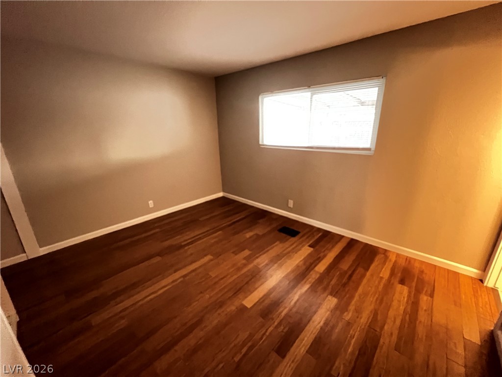 2301 East Brooks Avenue Property Photo 12