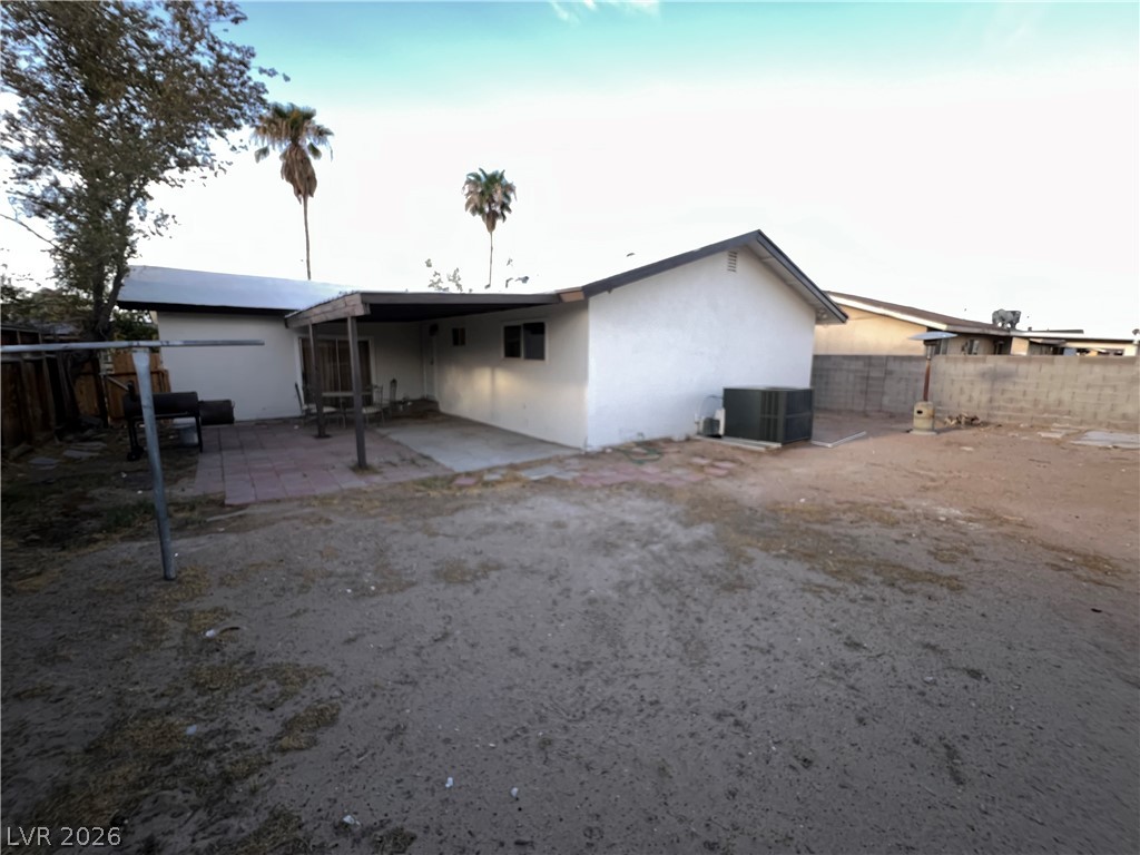 2301 East Brooks Avenue Property Photo 17