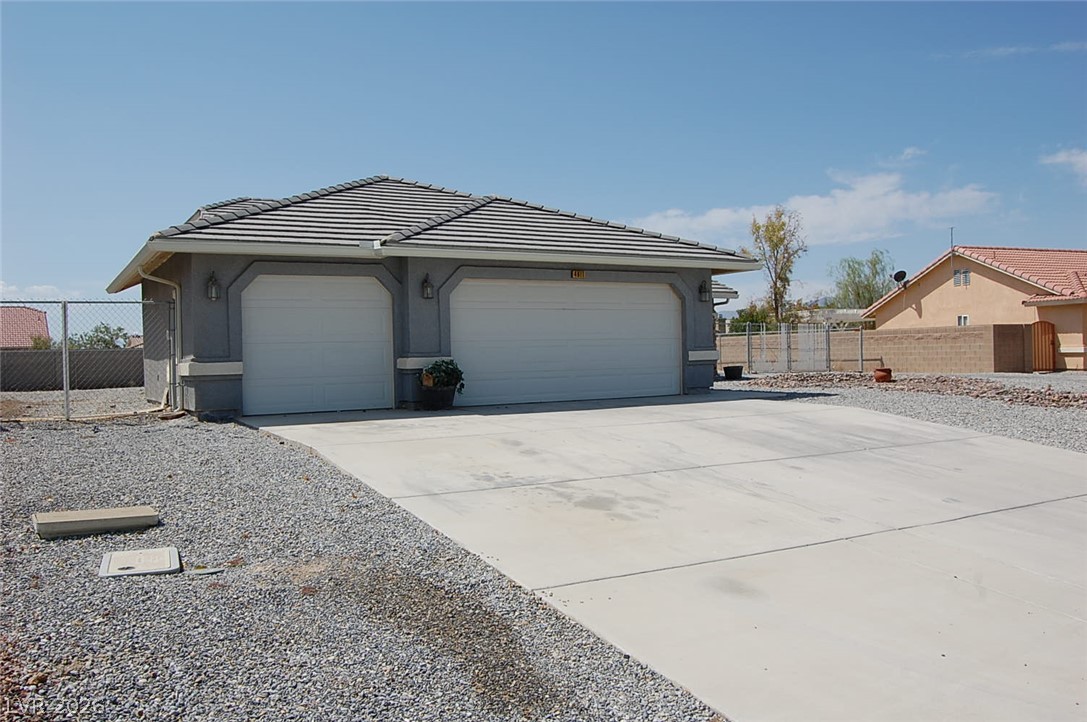 4911 East Ridgewood Drive Property Photo 1