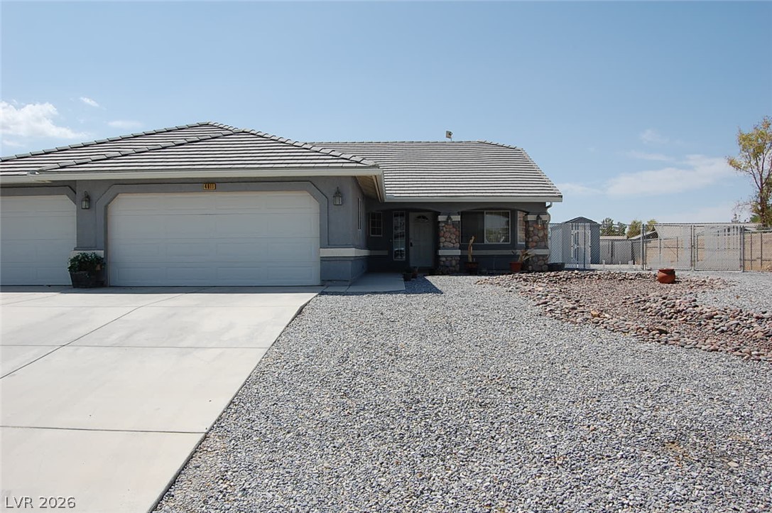 4911 East Ridgewood Drive Property Photo 2