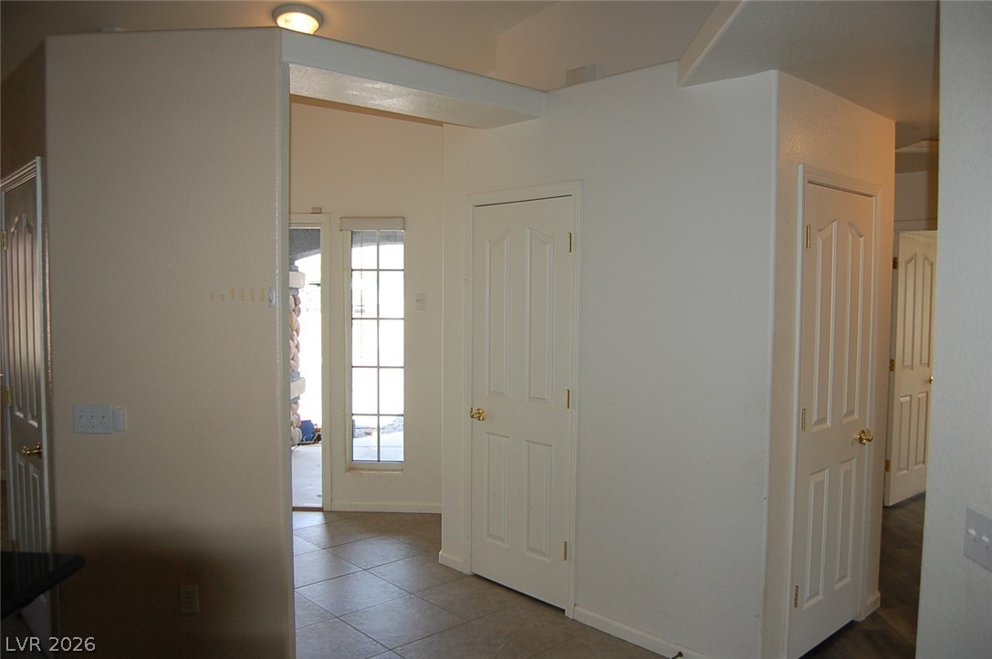 4911 East Ridgewood Drive Property Photo 4