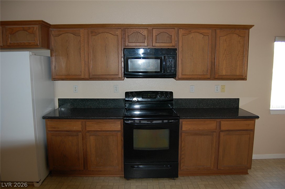 4911 East Ridgewood Drive Property Photo 10