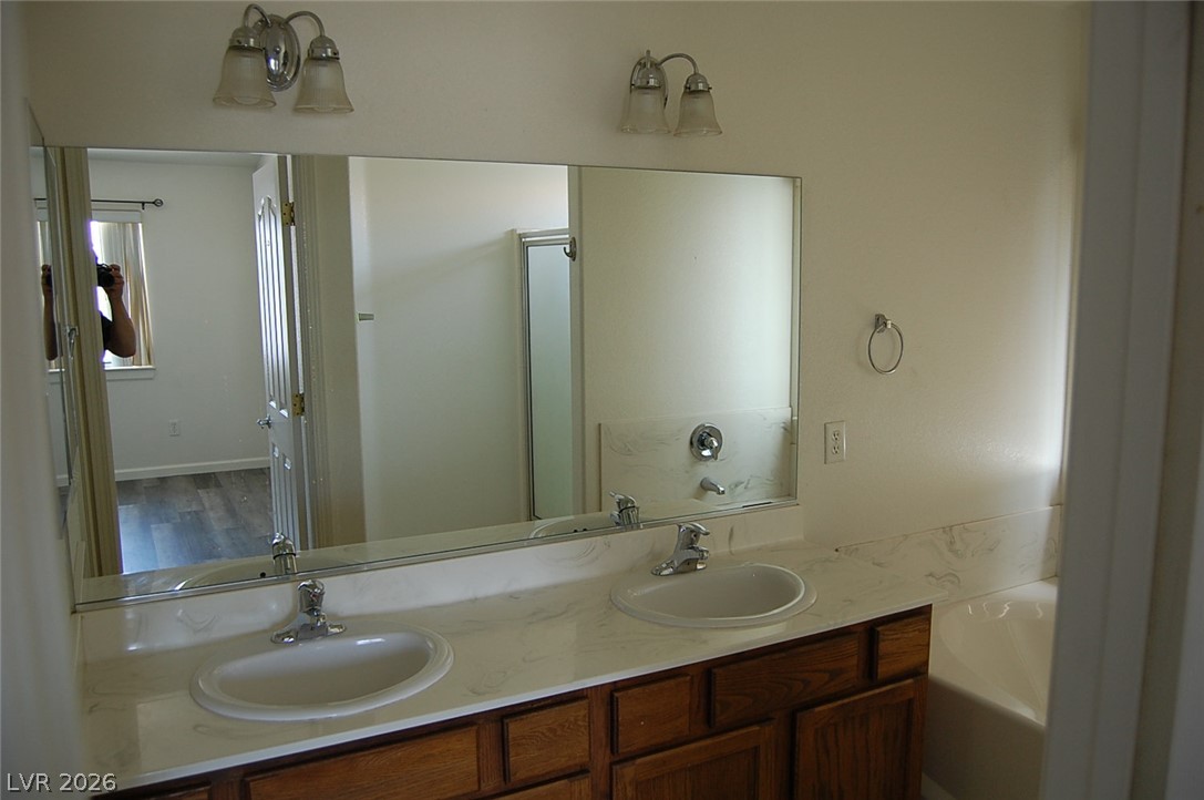 4911 East Ridgewood Drive Property Photo 16
