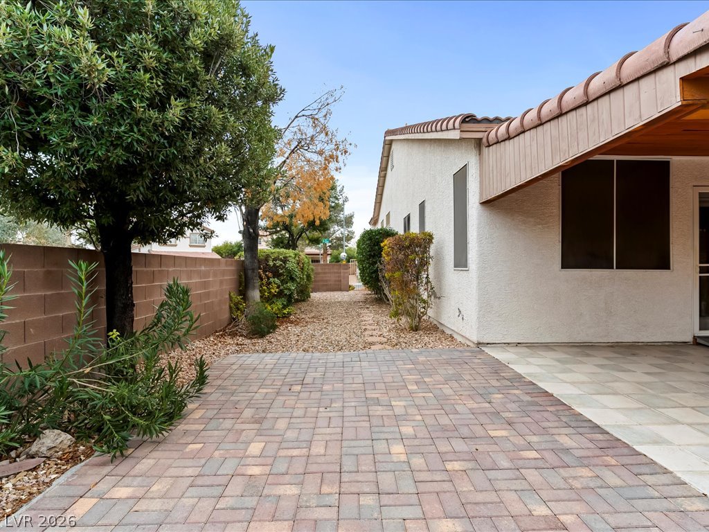 10034 Canyon Dunes Avenue Property Photo 28