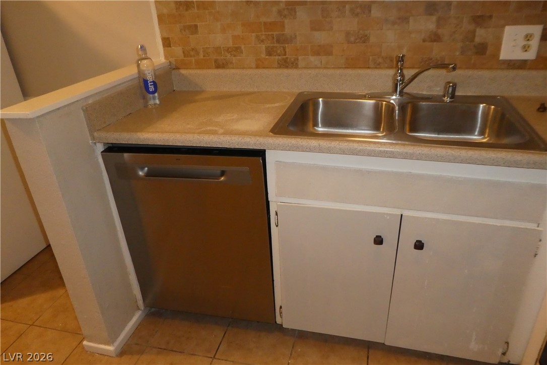 212 Orland Street 30 Property Photo 9