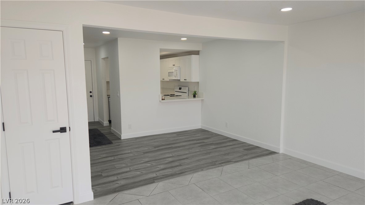 2373 Cardiff Lane B Property Photo 14