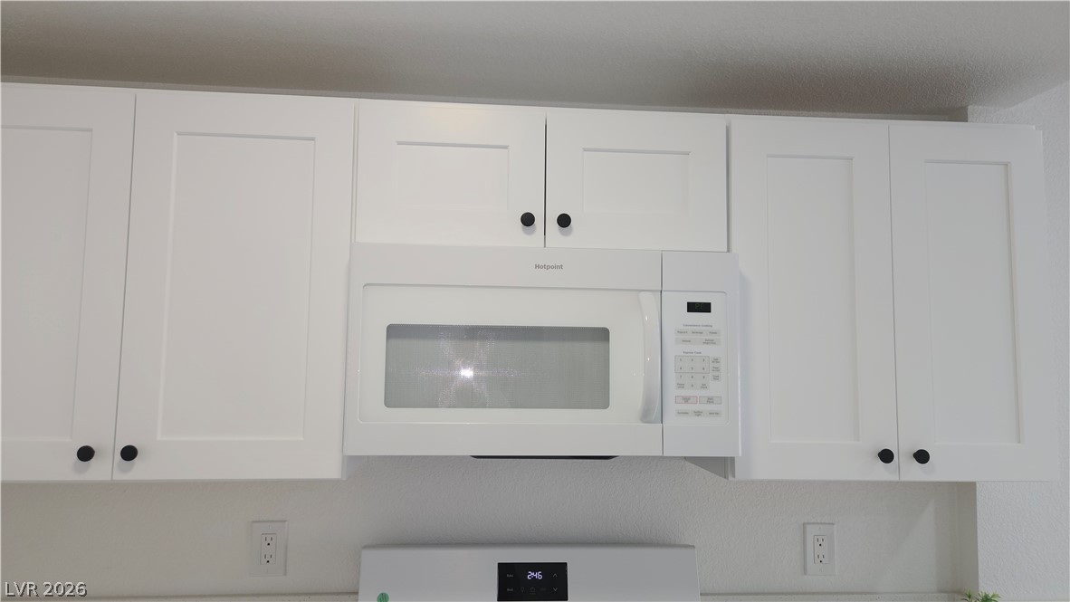 2373 Cardiff Lane B Property Photo 32