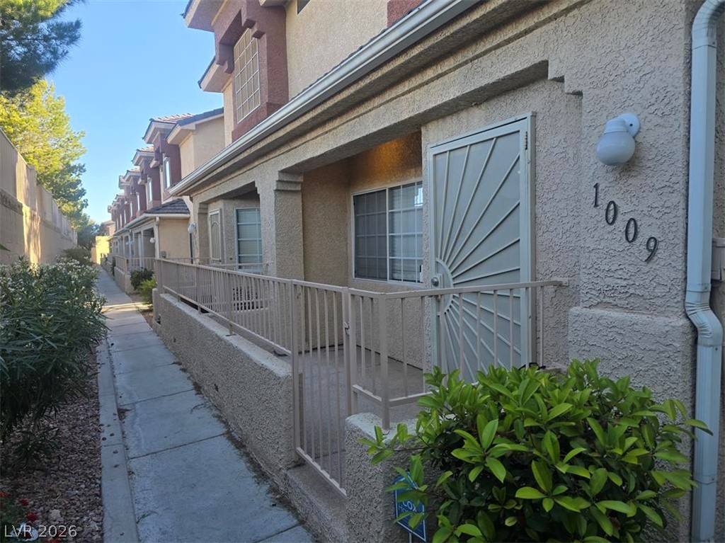 1009 Nevada Sky Street Property Photo 1