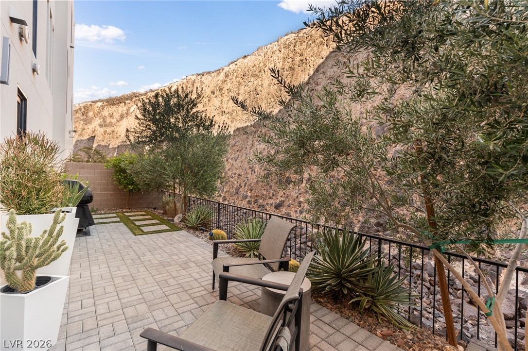 406 Tranquil Peak Court Property Photo 58