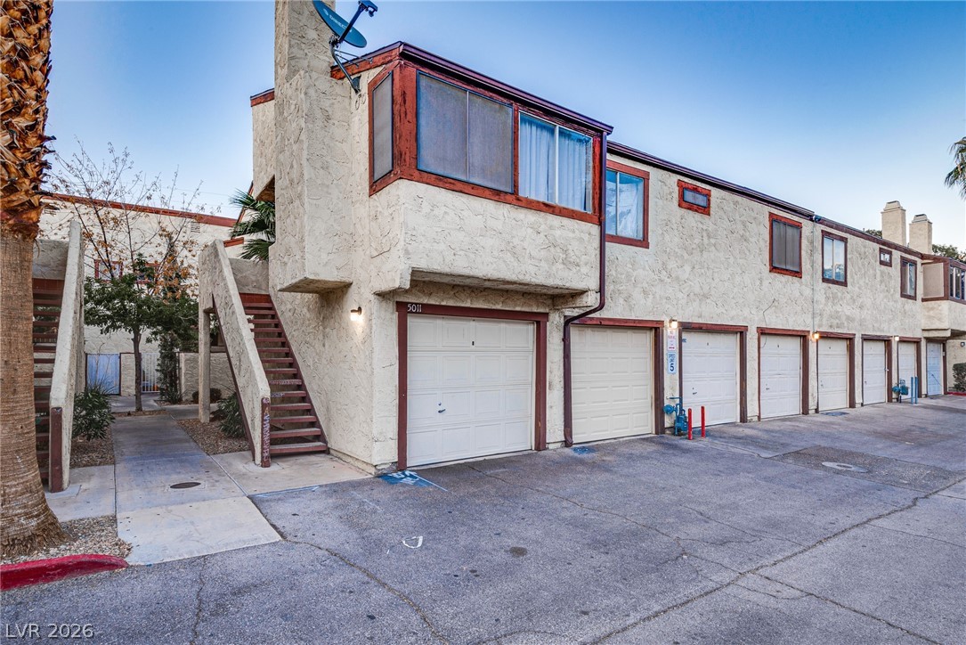 5011 Spencer Street B Property Photo 2