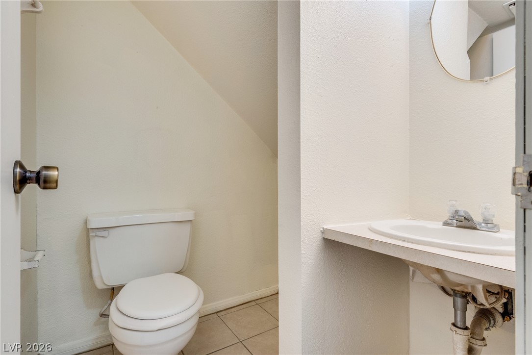 5011 Spencer Street B Property Photo 8
