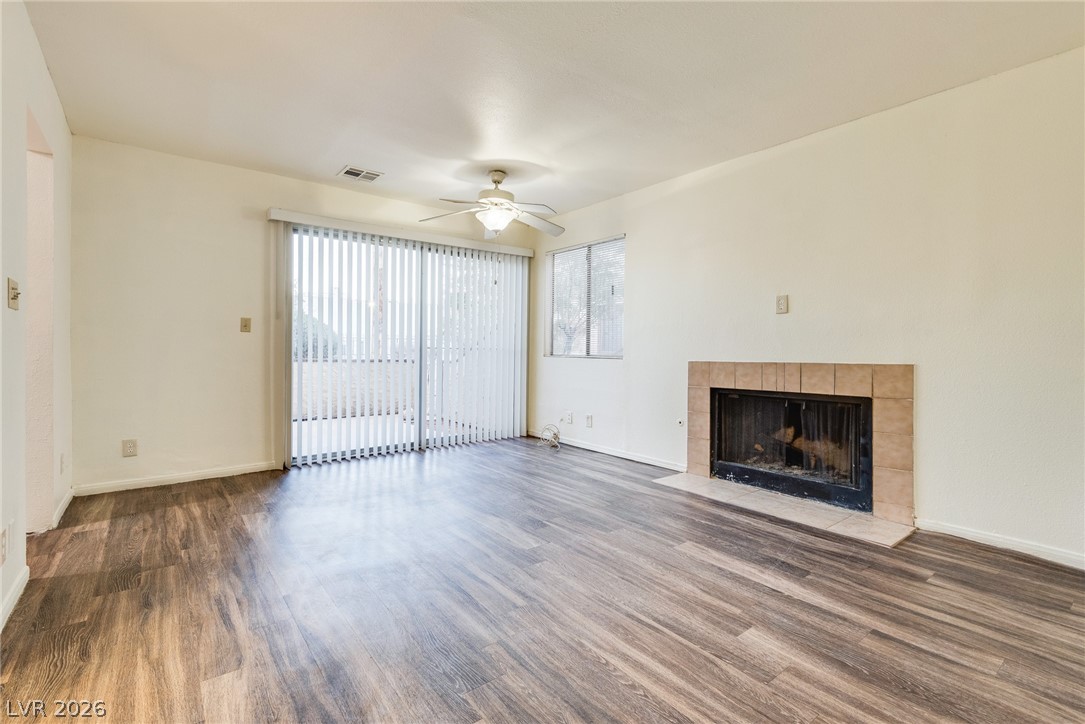5011 Spencer Street B Property Photo 9