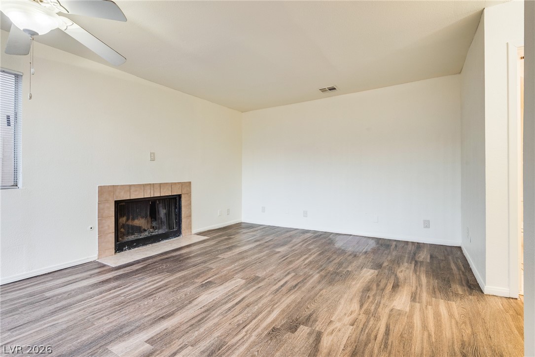 5011 Spencer Street B Property Photo 10