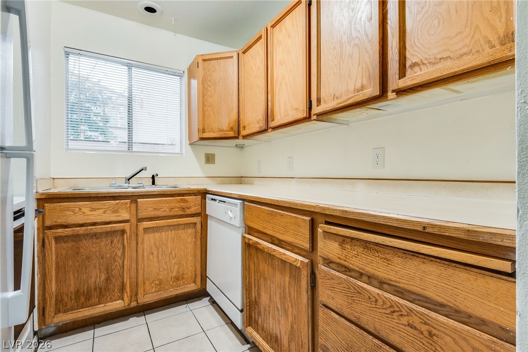 5011 Spencer Street B Property Photo 14
