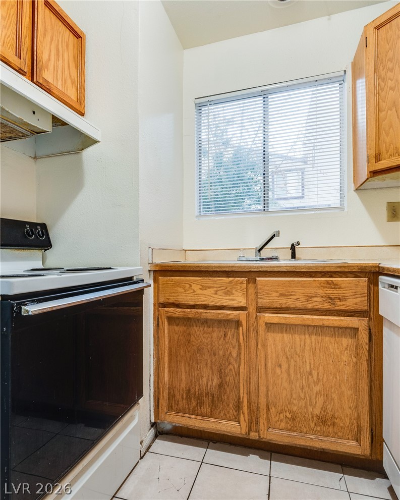 5011 Spencer Street B Property Photo 15