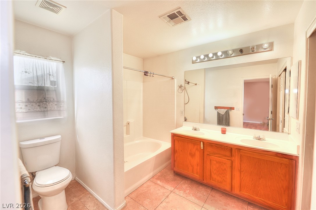 4133 Kemble Court Property Photo 6