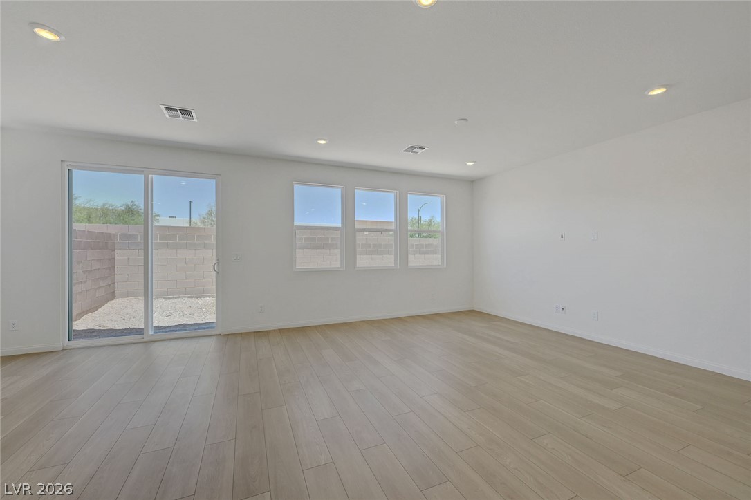 7086 Parkallen Avenue Property Photo 14