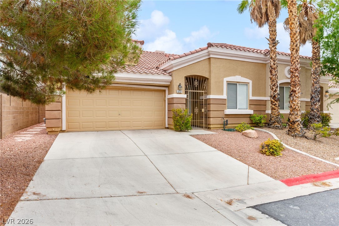 9257 Blue Flax Place Property Photo 7