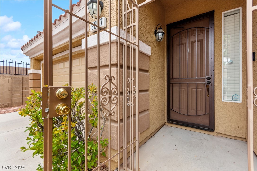 9257 Blue Flax Place Property Photo 9
