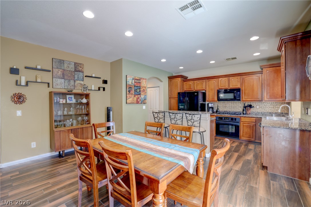 9831 Twin Mill Street Property Photo 8