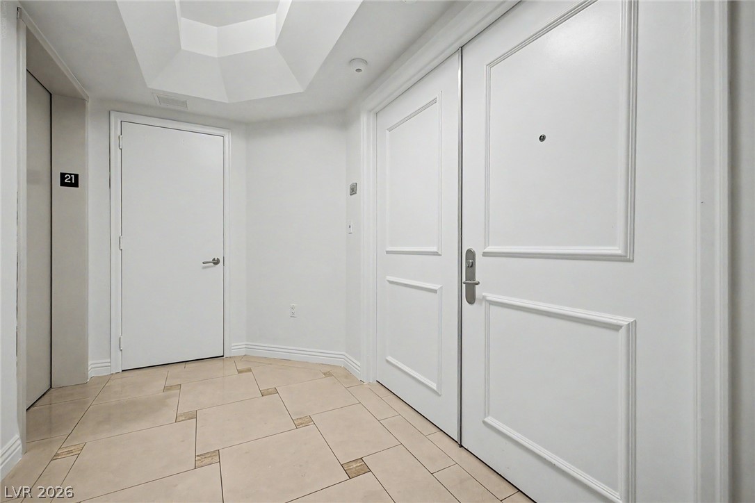2777 Paradise Road 2102 Property Photo 5
