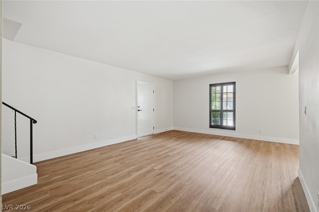 3045 Pinehurst Drive B Property Photo 6