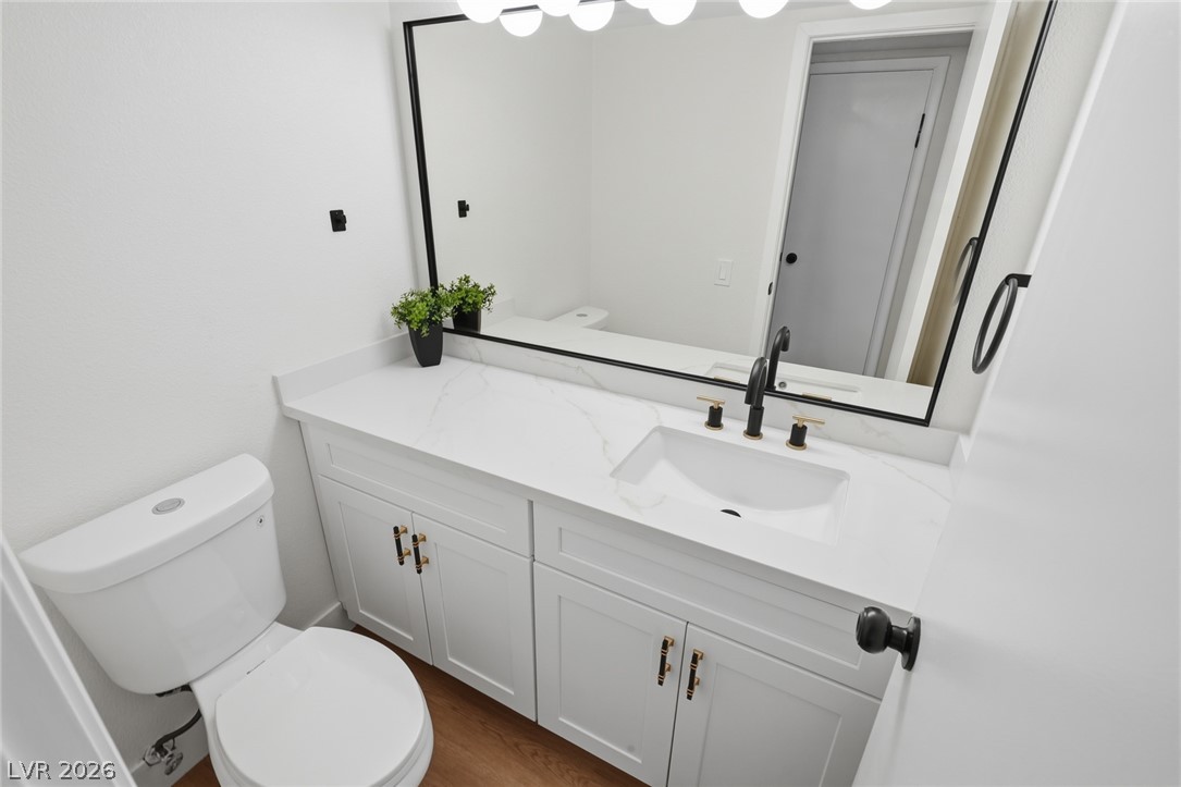 3045 Pinehurst Drive B Property Photo 8