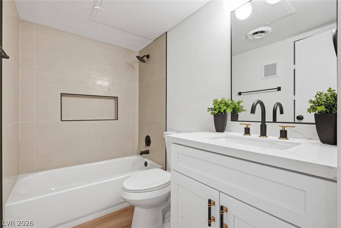 3045 Pinehurst Drive B Property Photo 15