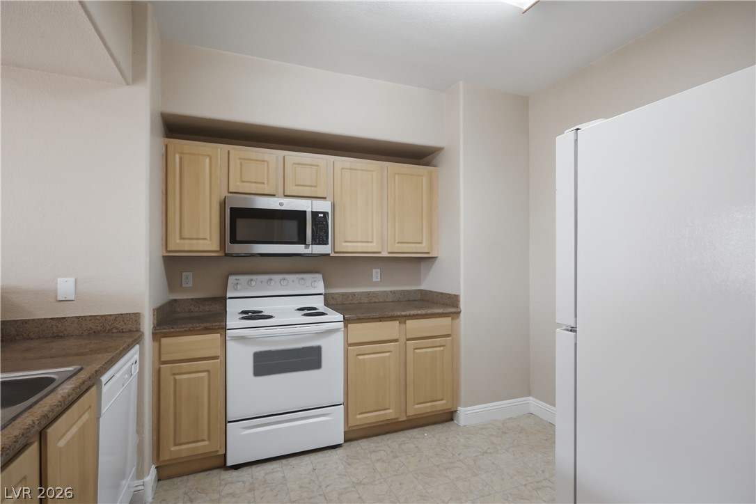 8000 Badura Avenue 1020 Property Photo 13