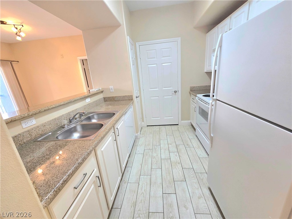 8000 West Badura Avenue 1047 Property Photo 9