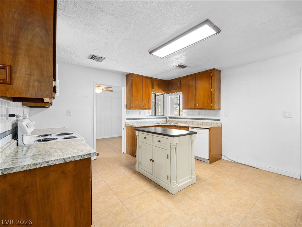 1825 Cicchi Street Property Photo 14