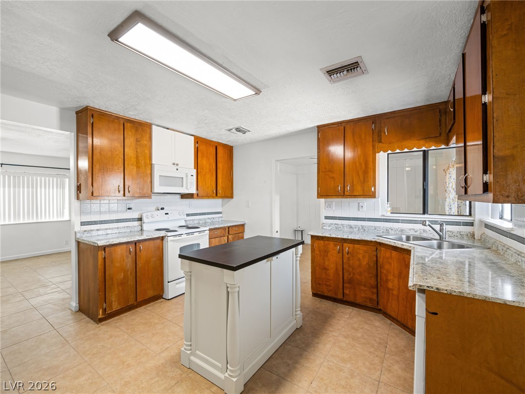 1825 Cicchi Street Property Photo 15