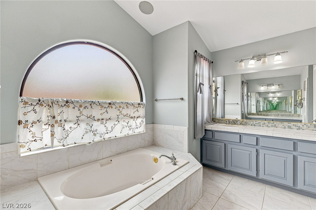 2638 Douglas Circle Property Photo 19
