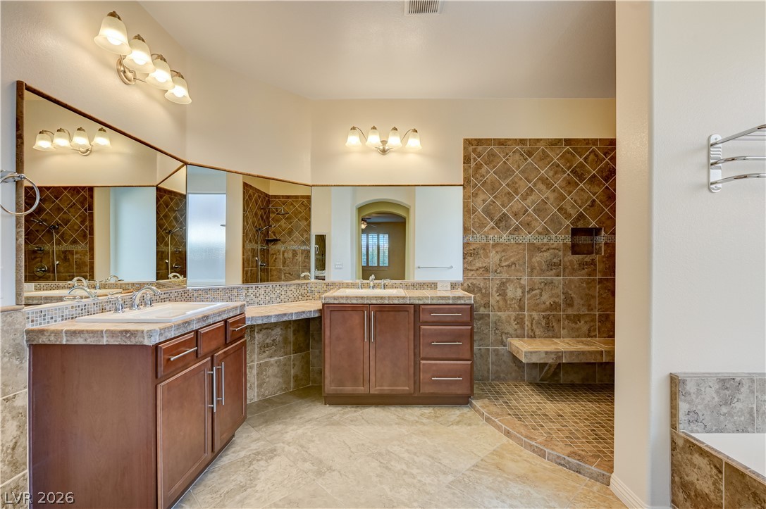 1637 Blue Cliffs Avenue Property Photo 14