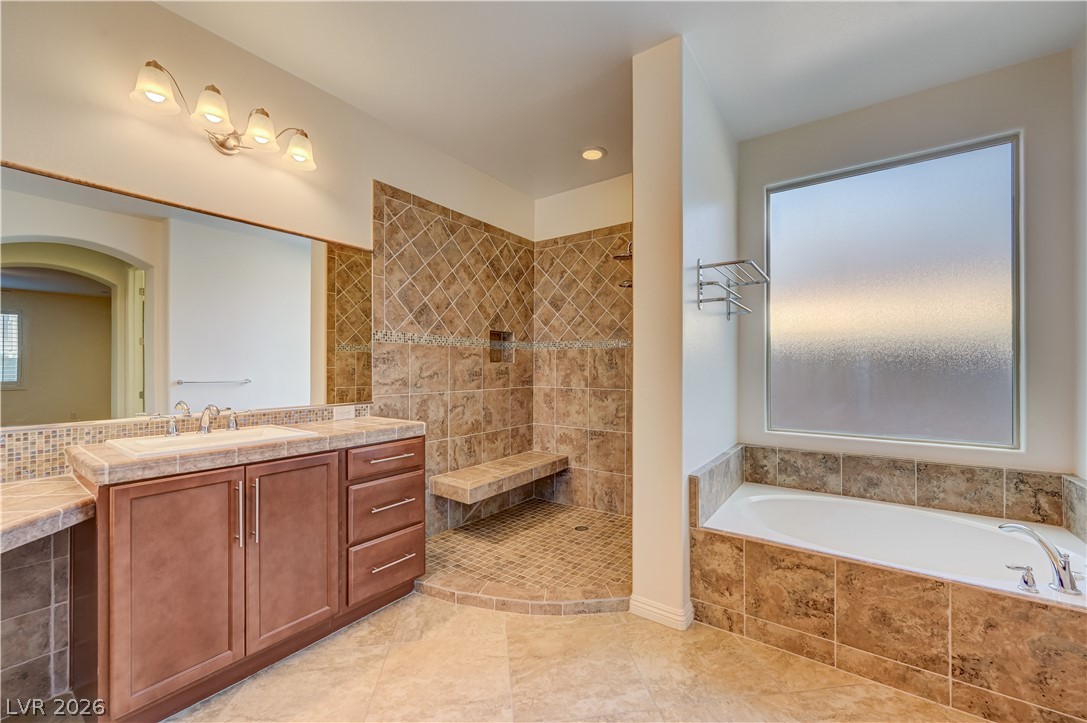 1637 Blue Cliffs Avenue Property Photo 15