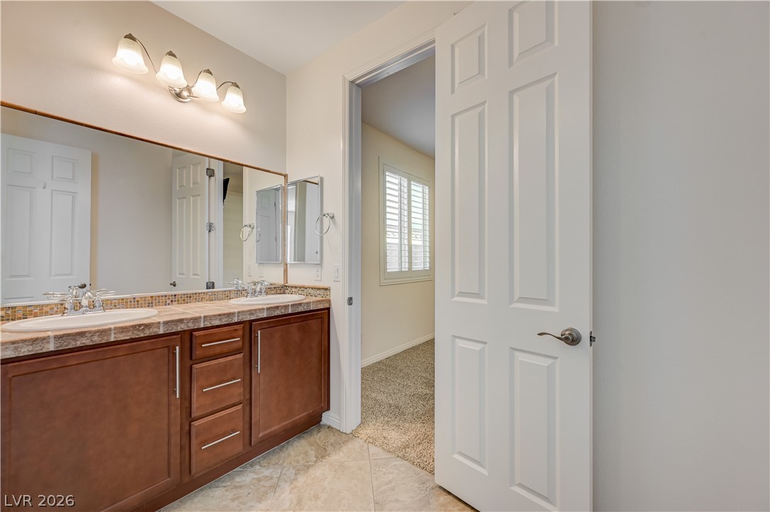 1637 Blue Cliffs Avenue Property Photo 20