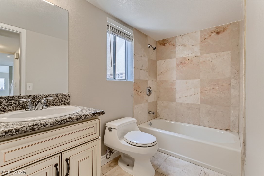 7980 Boardwalk Way Property Photo 5
