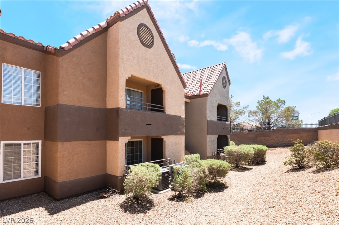 2200 South Fort Apache Road 1013 Property Photo 34